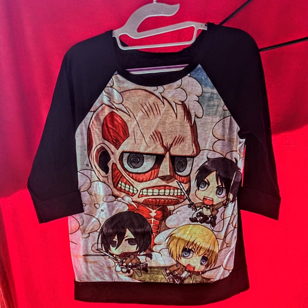 Anime Graphic 3/4 Length Raglan Shirt Attack on Titan Girls (S) VGC